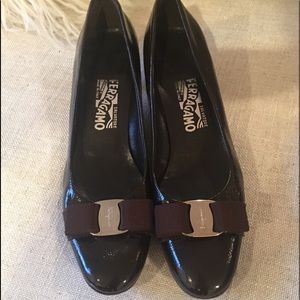 SALVATORE FERRAGAMO Vara bow pumps